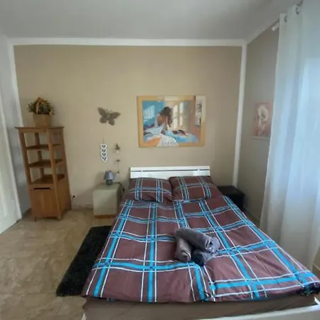 Δωμάτια σε οικογενειακή κατοικία Vida Real Estate Laufamholz
